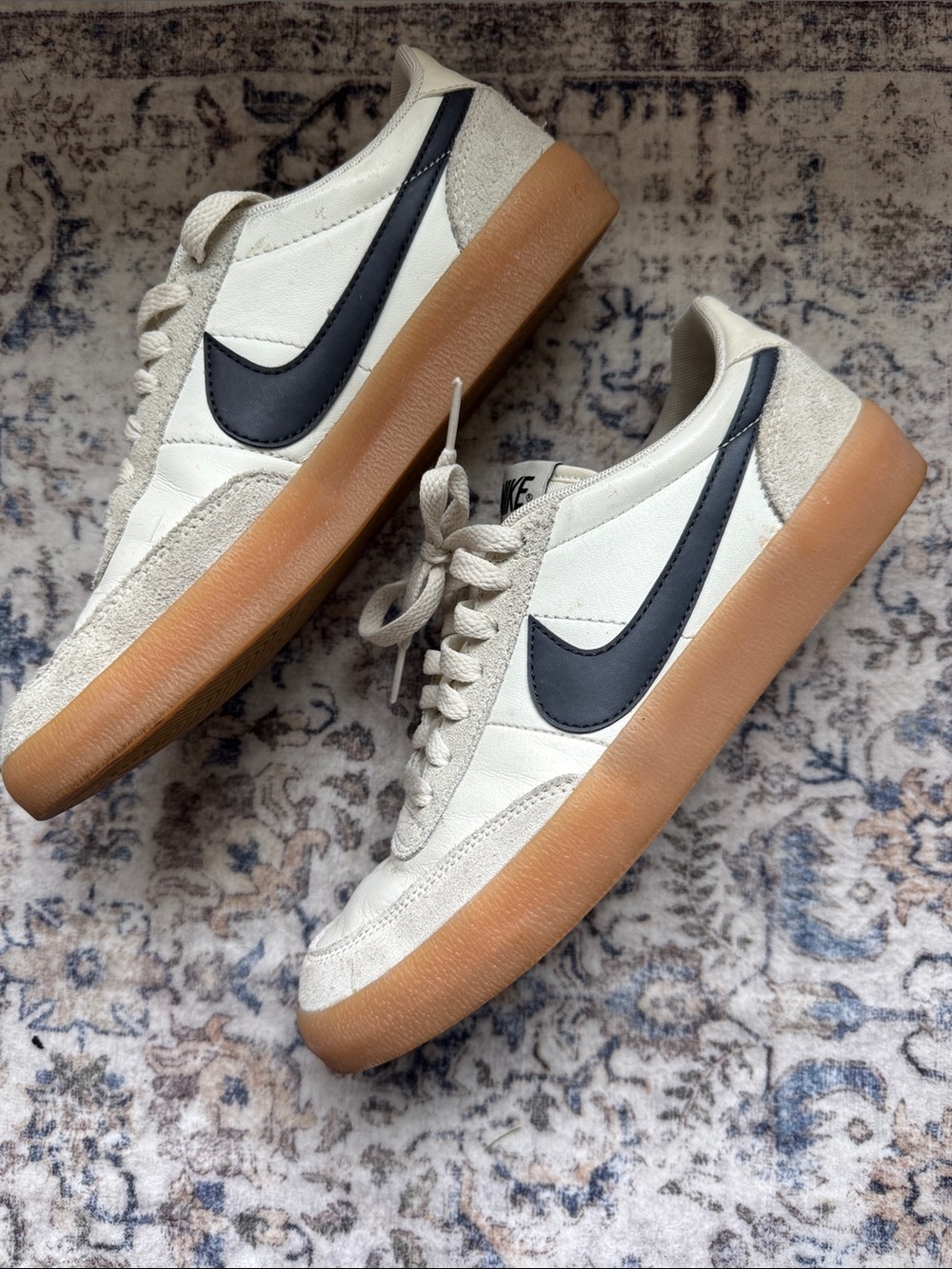 Nike women’s or Men’s Cream Sneakers with Black Swoosh and Gum Sole